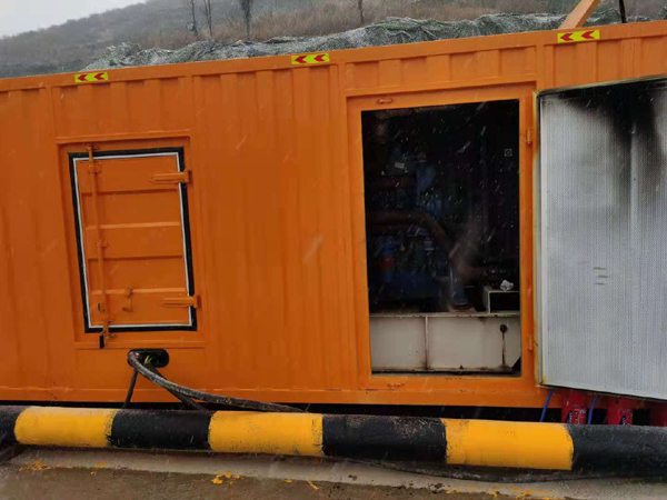 靖宇发电机出租 柴油发电机组电压低报警怎么办？