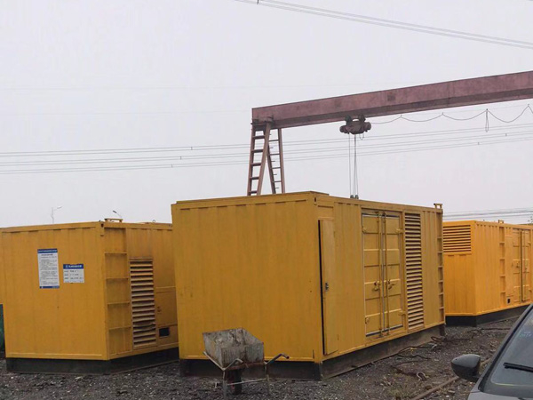 靖宇100kw柴油发电机组每小时油耗？