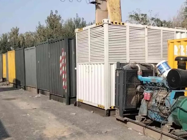 靖宇200KW柴油发电机机组每小时油耗是多少？